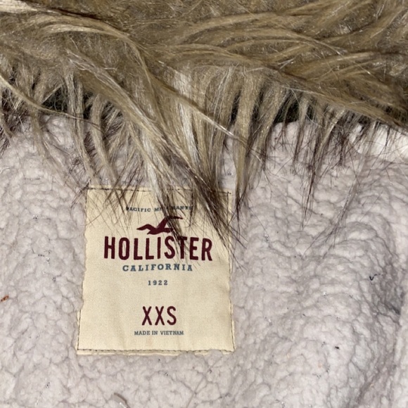 Hollister Olive Green fur winter coat - Picture 2 of 3